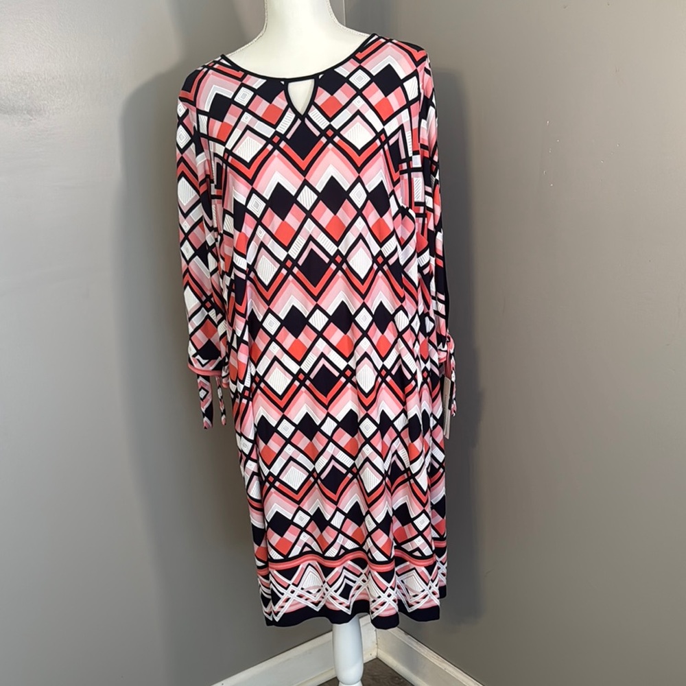 Sandra Darren Geometric Pink and Navy Midi Dress